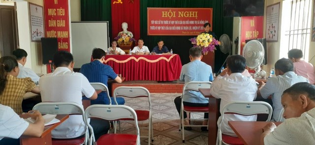 Tổ đại biểu HĐND thị xã bầu tại xã Thuận Lộc tiếp xúc cử tri trước Kỳ họp thứ 8 HĐND thị xã khóa VII